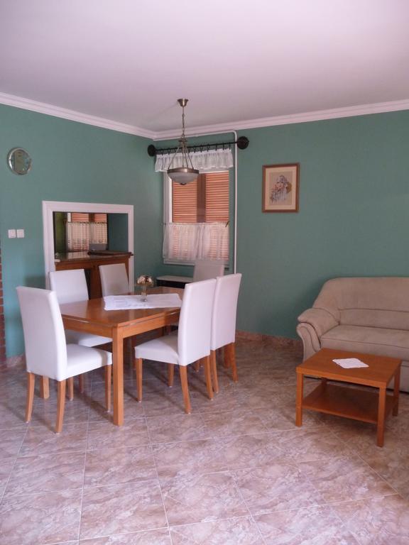 Edina Apartman Zalakaros Δωμάτιο φωτογραφία
