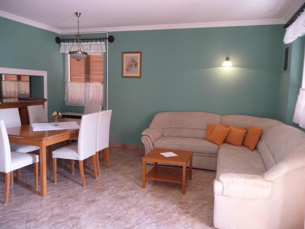 Edina Apartman Zalakaros Δωμάτιο φωτογραφία